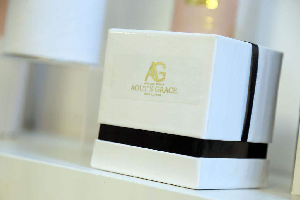 MOLLIFIER WOMAN AOUTS'S GRACE CANDLE AG MOLLIFIER - seven.streets - Liverpool